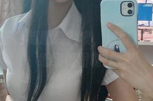 51酱的蓝色制服装？噢，这可是妥妥的壁纸级美图啊！