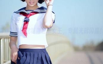 爱丝写真：定制版丝革女王，专属光辉闪耀！