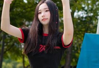 Bambi(밤비)的夏日瞩目；最新图集，好吧，偶尔翻翻也不错。