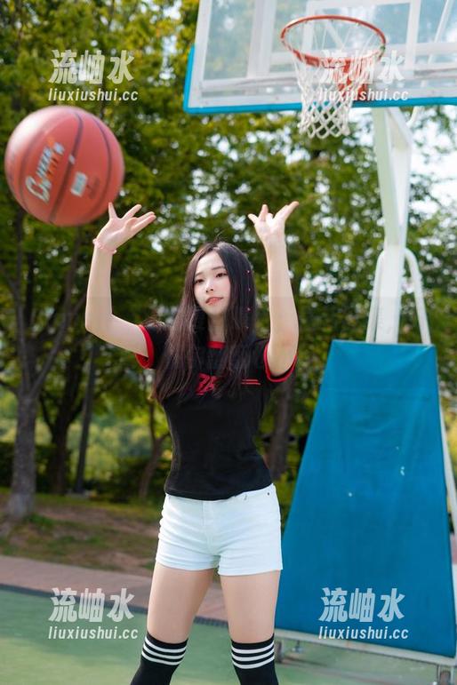 Bambi(밤비)的夏日瞩目；最新图集，好吧，偶尔翻翻也不错。