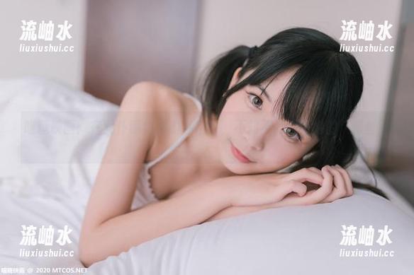 喵糖映画：在女仆眼镜娘的私拍中，不知不觉成了她的“粉丝”。