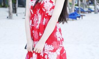 MyGirl美媛馆 – 伊小七MoMo的白丝写真，要是能再含蓄点就好了。