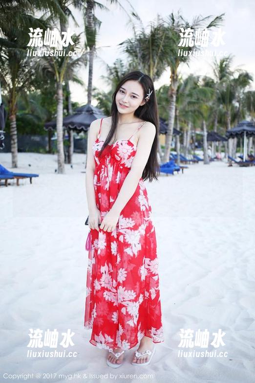 MyGirl美媛馆 - 伊小七MoMo的白丝写真，要是能再含蓄点就好了。