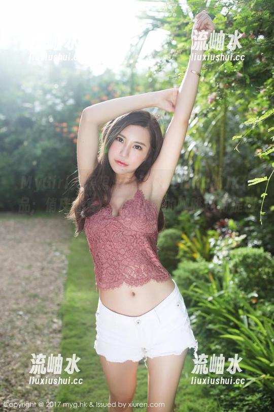 MyGirl美媛馆 - 许诺Sabrina的JK作品：俏皮可爱，绝对比我的咖啡还有提神！