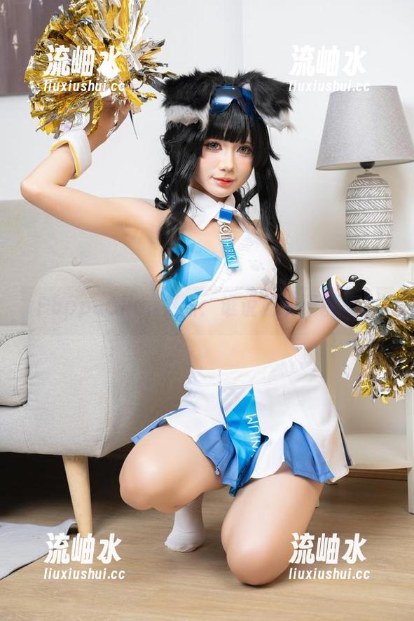 PoppaChan PoppaChan更新:谁说秘书不能火?