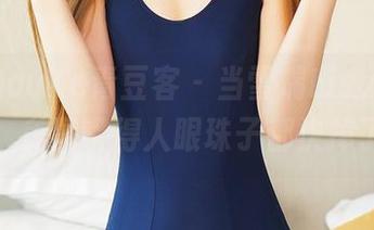 QingDouKe青豆客 – 当雪瑞Lisa遇上镂空，美图瞪得人眼珠子都快掉了！