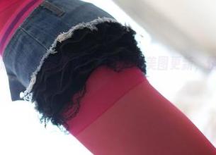 ROSI – 谁说女王不能俏皮？杨晨晨的美图更新，愣是劈出新花样！