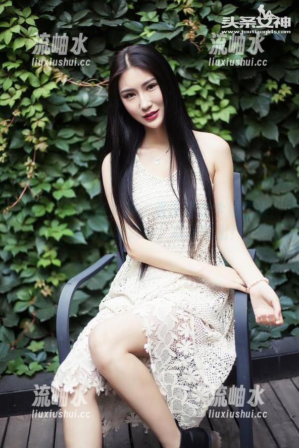 TouTiao头条女神 - 张译丹的学姐图集：下载时请勿喝水，以免喷出！