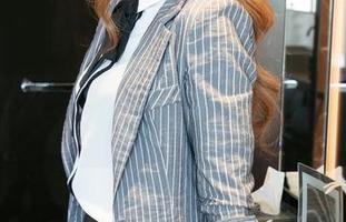 UGirls尤果网 – 理想中的空姐：谭晓彤的私人写真，满满的风情又不恰好