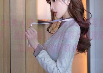 Xiuren秀人网 – tina甜仔最新写真可真是奢华，礼服的设计想必得反复推敲，谁说美得不值得琢磨？