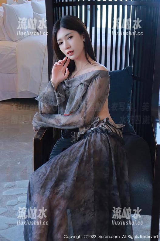 Xiuren秀人网-小逗逗 Xiuren秀人网 - 小逗逗的泳衣写真,美图让人感叹,果然是一池春水,水花四溅!