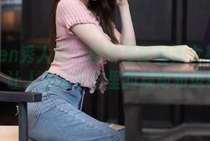 Xiuren秀人网 – 图片里的制服女神李若汐，让人忘记平日里的规矩和边界。
