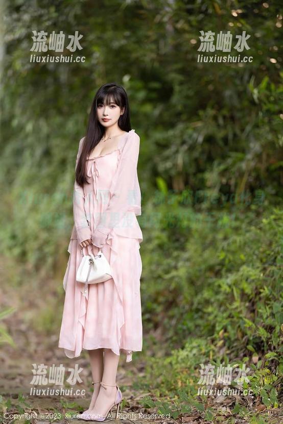 Xiuren秀人网-林子欣Freya Xiuren秀人网 - 看!林子欣Freya化身御姐,套图里没有闪光灯的干扰!