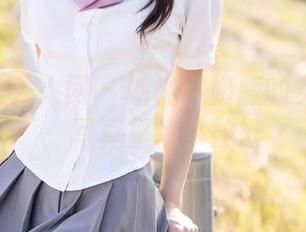 Xiuren秀人网 – 柚柚小奶瓶的女王气场：写真里的掌控欲