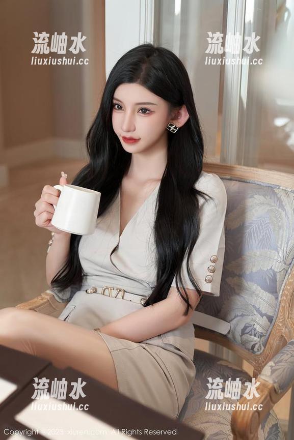 Xiuren秀人网 - 美图中的艾希儿，黑丝与众不同，腿部特写非得让我多看几眼。