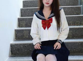 Xiuren秀人网 – 雨儿1494的牛仔裤：高清一览，让人眼睛一亮