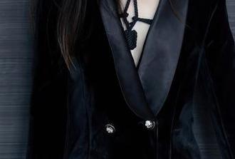 Xiuren秀人网 – 时不时想起的龙女sunny浴室写真集，资源里嵌入的私密微光
