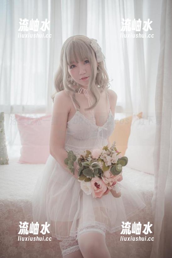 浴室轻松一刻，Yoko宅夏的cos，让下载变得无比有趣！