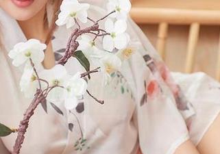 YouMi尤蜜荟 – 少女的李纤纤美图合集，带点俏皮的暗示，就这？