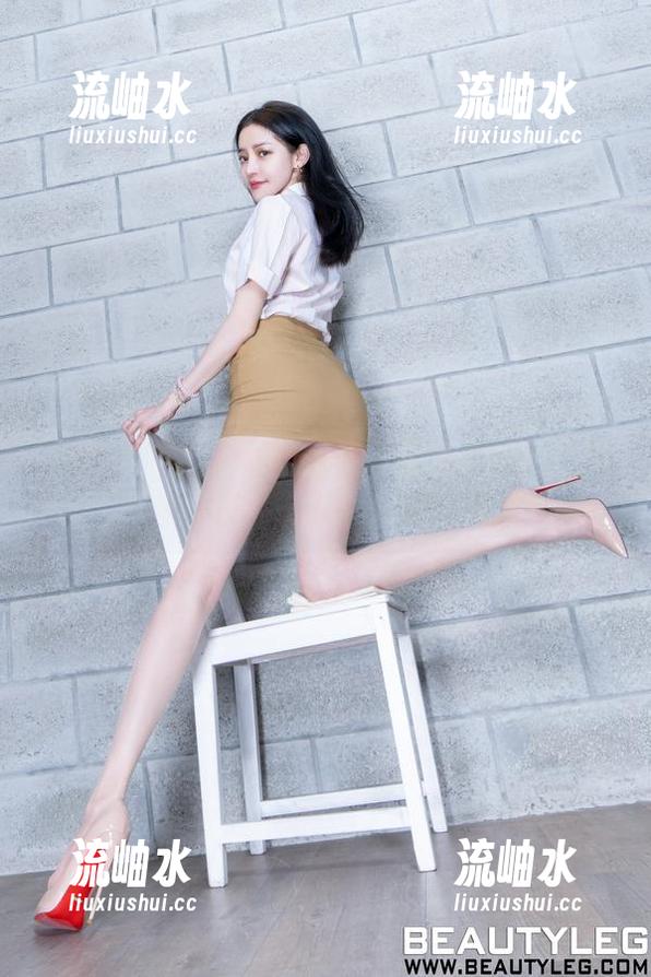 beautyleg-Queenie beautyleg - Queenie的黑色私拍:黑暗中的小恶魔,美图伺候