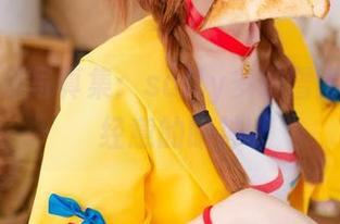 高清校服写真集：sally多啦雪那一瞬不经意的眼神