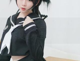 依依超级懒的毛衣：当美图遇上柔软，快来见证牵挂的力量！