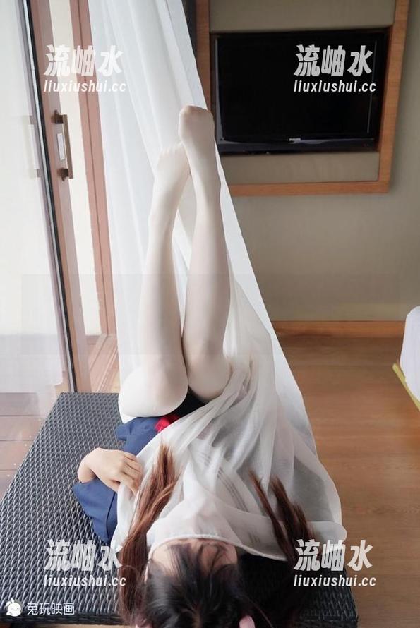 带着点好奇，兔玩映画的少女前线写真，分享是为了谁呢？