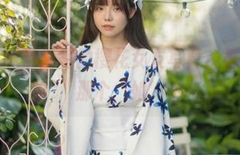 翻开六味帝皇酱的樱花女友写真，看不见的那个‘她’