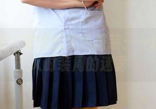 初夏女神 – 安妮的黑色西装：一场写真掉入时装周的迷雾