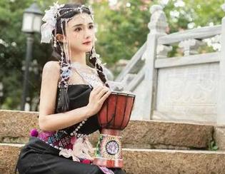 微密圈 – 明日奈兔女郎全集，古阿扎的整个弯腰侧臀太迷人了吧！
