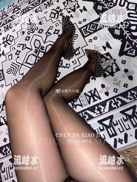 宸大小姐 微密圈 - 翻开宸大小姐的内衣私拍图集,似乎每件都有话可说。