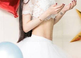 尤果网 – 温鈊怡和她的JK定制写真，有件事情我还没想清楚…
