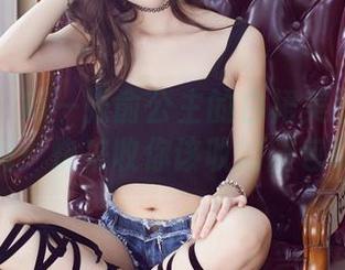 尤物馆 – 每一张俞公主的白裙美图都像是在说：快来收你该收的图包啊！