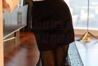 尤蜜荟 – 刘钰儿的丝袜全套，其实图包里还有更过瘾的配件