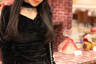 尤蜜荟 – 小小张思允Nice和她的连体衣：私拍合集，你会驻足吗？