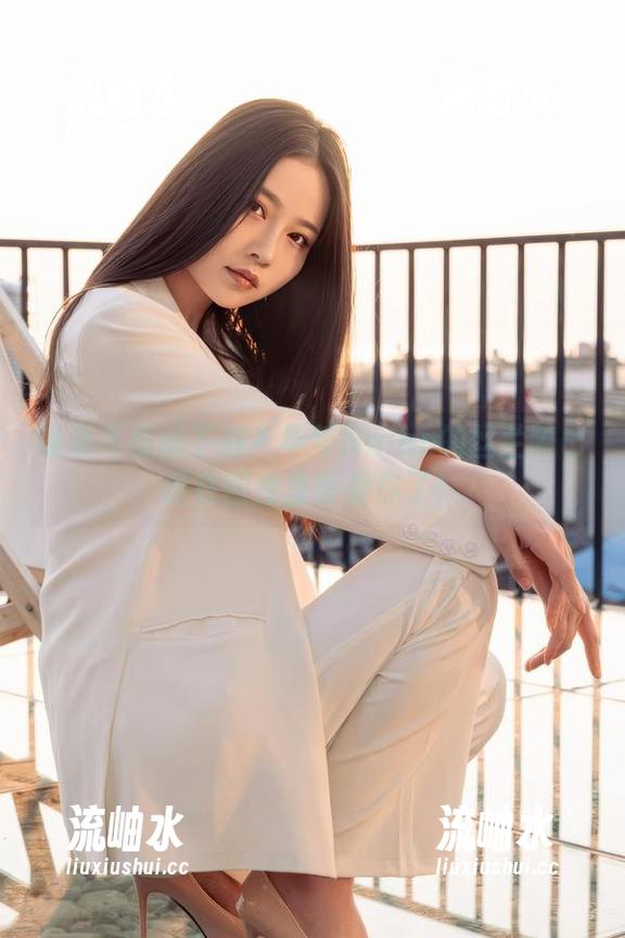 年年Nnian 谁说不值得下载?年年Nnian的丝兰陵已经在图库里等着你了!