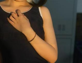 写真界一股清流：幼水铃衣的定制风，透明得让人想问“这是衣服吗？”