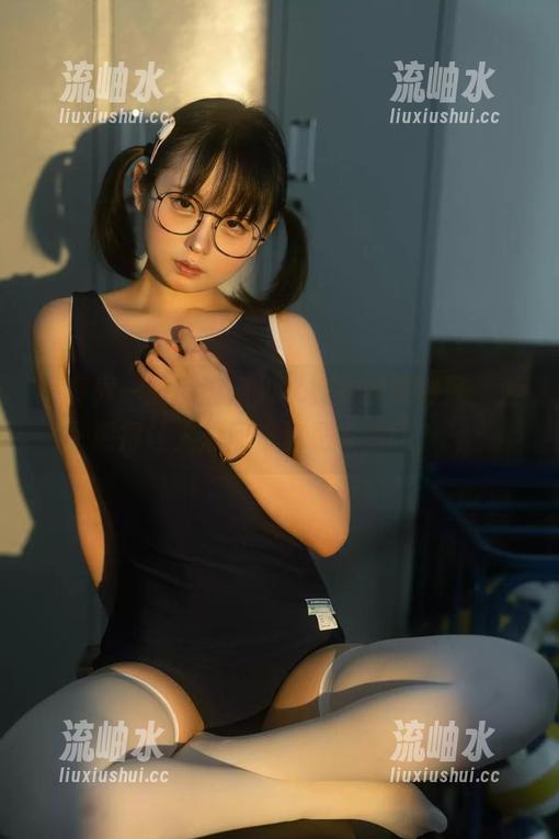 写真界一股清流：幼水铃衣的定制风，透明得让人想问“这是衣服吗？”