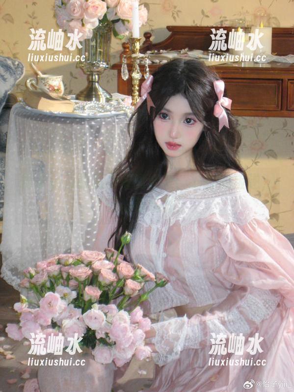 怡子yiii 怡子yiii的黑白写真合集:对称的叛逆,玩出新花样!