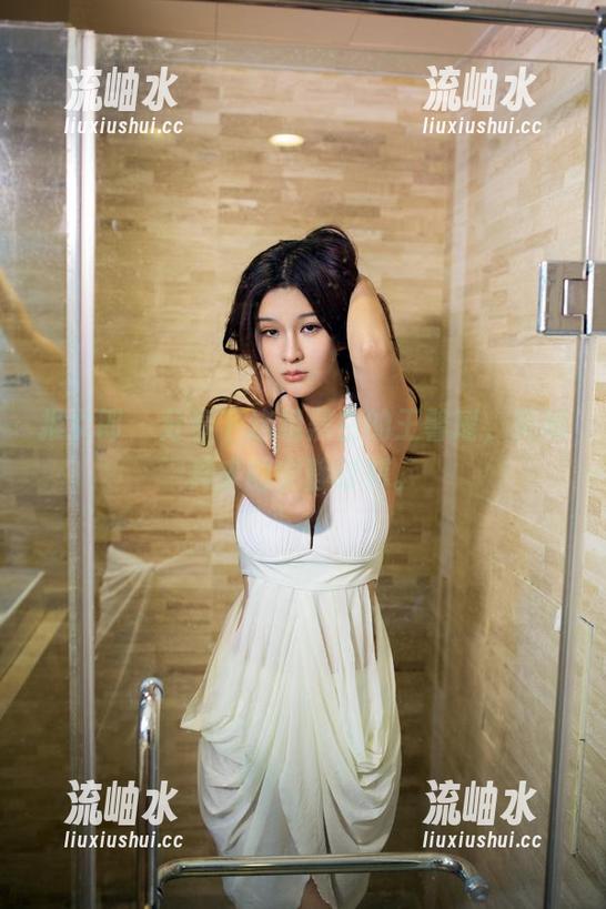 推女郎 - 分享下这组黑白的王馨瑶，突如其来的安静时刻。
