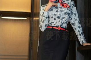 星颜社 – 如果李丽莎的裸足会说话，它们可能会说：快下载我！