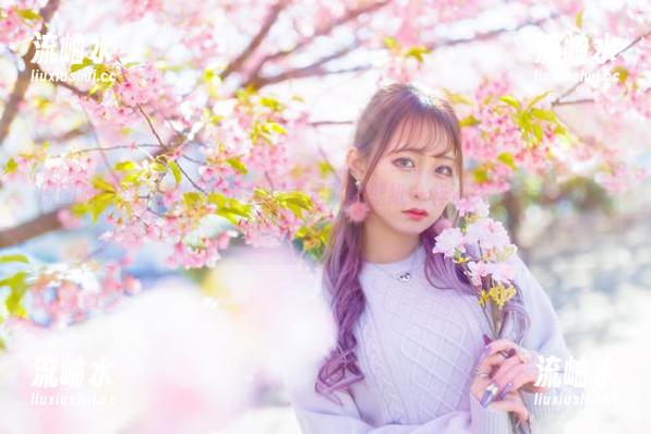 原图如此美，月城委员会的美足就像壁纸一样消失在自我异次元！