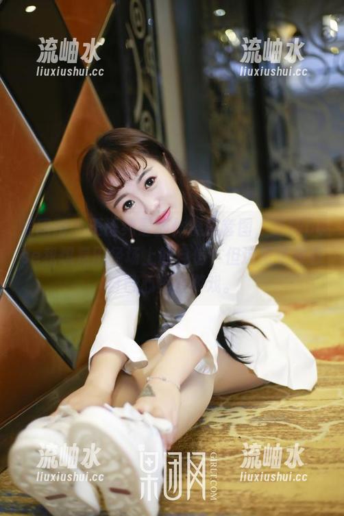 果团网-王语纯 果团网 - 王语纯最新体操服套图,这种pose我想是田径场上的自信,但这里更像在自己心里做游戏。
