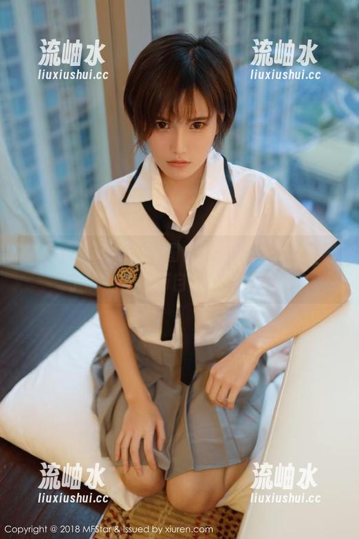 模范学院-SiByl李思宁 模范学院 - 棉袜美图合集——SiByl李思宁的袜子也有自己的小情绪!