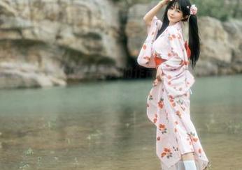 樱井宁宁的蕾丝，你们这一图库的作品就像是小精灵，时不时探头出来。