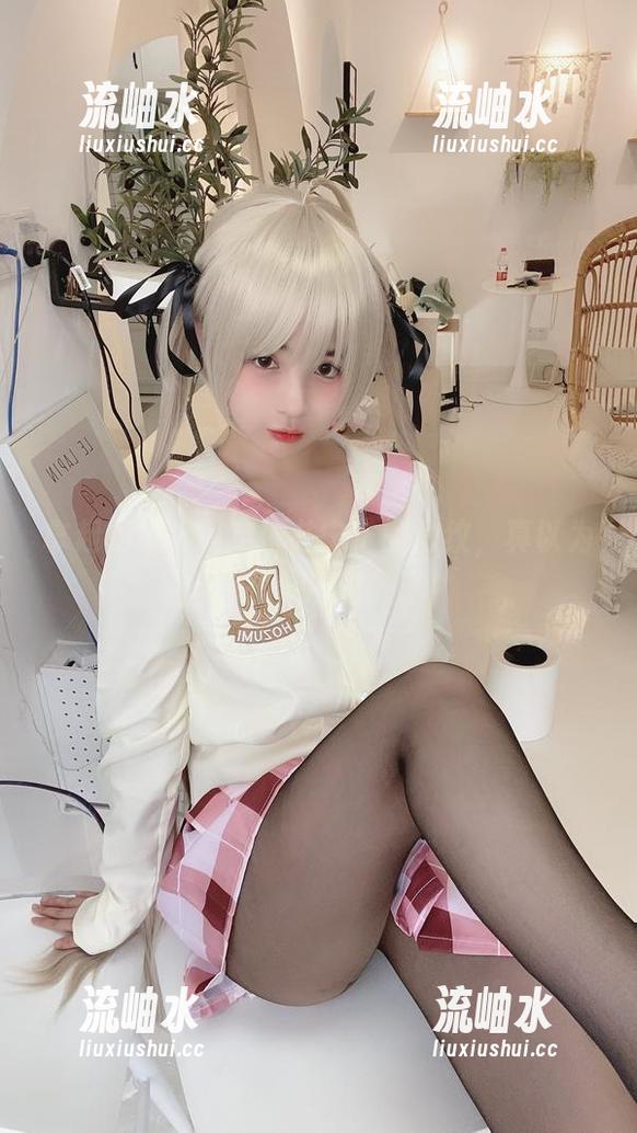 樱井宁宁 拿起相机,锁定樱井宁宁的豹纹,真以为自己是个摄影师了!