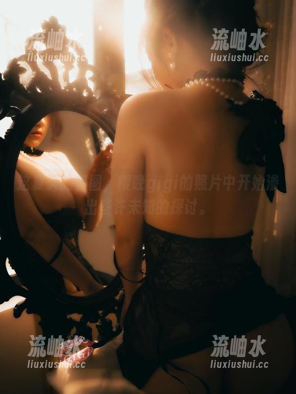 这夏天的美图，樱晚gigi的照片中开始渗出些许未知的探讨。