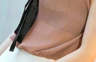 爱尤物 – 看孟十朵的制服作品，总觉得有种…被叫去办公室的紧张感，哈哈，心脏小鹿乱撞。