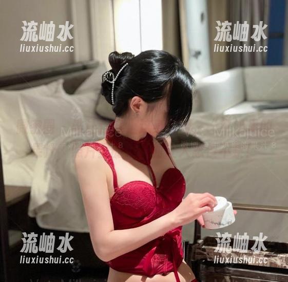 牛奶里的果汁 微密圈 - 谁让你穿上这身校服,“牛奶里的果汁”照片里的小插曲让人忍俊不禁!