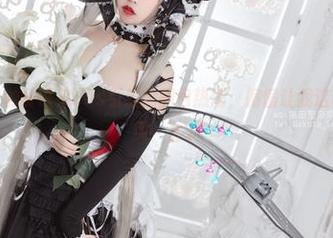 猫田圣奈奈的食铁兽cos引发的图包热潮，偏偏让我这种路人也想买一套。